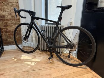 Used Specialized Tarmac SL7 Sport - Shimano 105 2026 2026 Road & Gravel, Black — image 2 of 7