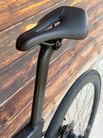 Used Specialized Roubaix Comp 2022 2022 Road & Gravel, Black — image 11 of 19