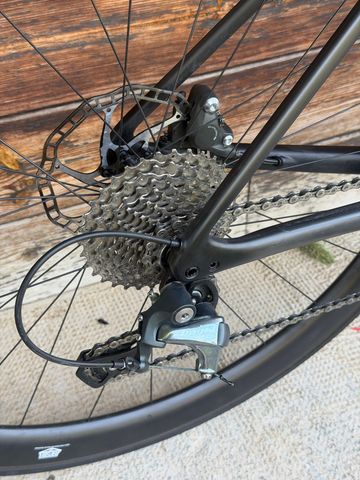 Used Specialized Roubaix Comp 2022 2022 Road & Gravel, Black — image 8 of 19