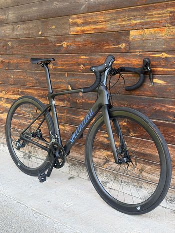 Used Specialized Roubaix Comp 2022 2022 Road & Gravel — image 2 of 19