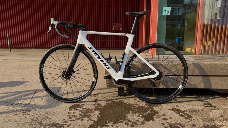 Used Stevens Arcalis SRAM Rival eTap AXS 2025 Road & Gravel, White — image 2 of 5