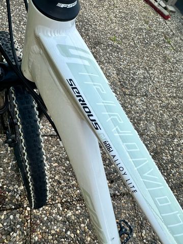 Used Serious Rockville Shimano Deore XT 2019 Mountainbike, White — image 6 of 7