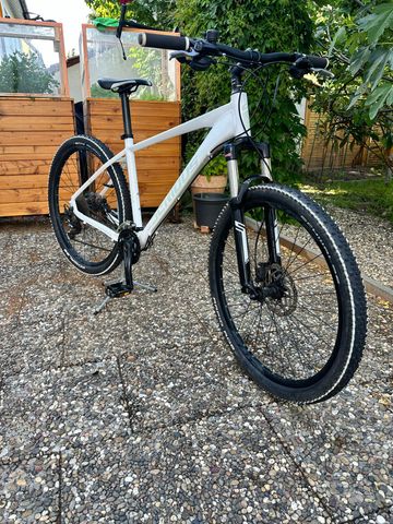 Used Serious Rockville Shimano Deore XT 2019 Mountainbike, White — image 2 of 7