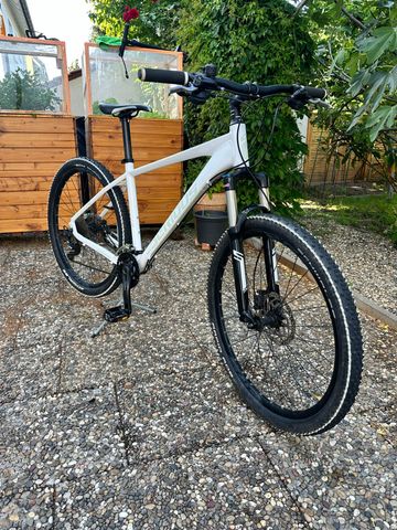Used Serious Rockville Shimano Deore XT 2019 Mountainbike, White — image 3 of 7