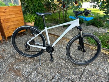 Used Serious Rockville Shimano Deore XT 2019 Mountainbike, White — image 1 of 7