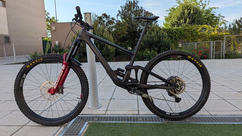 Used Specialized Enduro Comp 2020 2020 Mountainbike — image 2 of 10