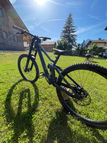Używany Scott Gambler 910 2022 2022 Mountainbike — zdjęcie 2 z 4