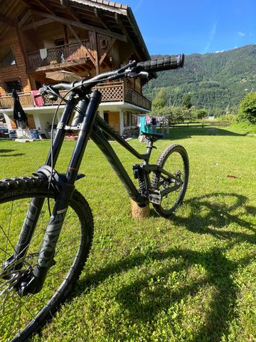 Używany Scott Gambler 910 2022 2022 Mountainbike — zdjęcie 3 z 4