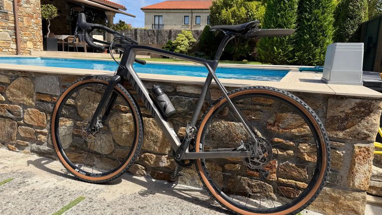 Used Canyon Grail WMN CF SL 8.0 2019 2019 Road & Gravel, Black — image 1 of 3
