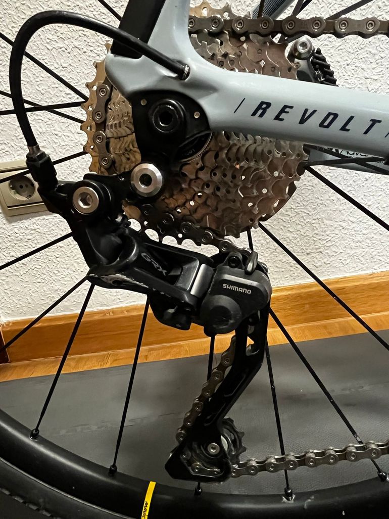 Used Giant Revolt, Advanced 2 2021 2021 Road & Gravel, Blau — image 3 of 18