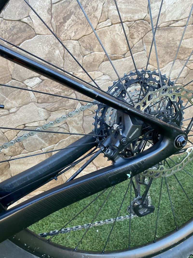 Orbea ALMA M30 2021 2021 Mountainbike usato, Nero — immagine 3 di 7