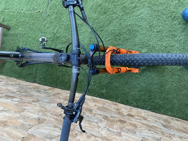 Orbea ALMA M30 2021 2021 Mountainbike usato, Nero — immagine 5 di 7