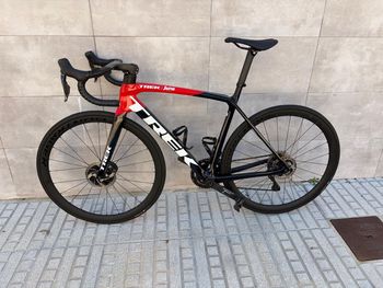 Used Trek Émonda SLR 7 2023 2023 Road & Gravel — image 2 of 7