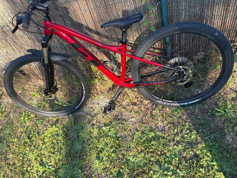 Gebrauchtes GT Avalanche Elite 2025 2025 Mountainbike, Rot, 27.5 — Bild 2 von 8