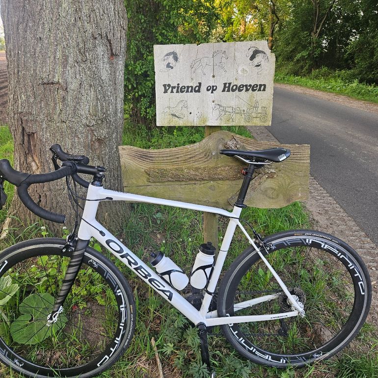 Used Orbea AVANT H30 2018 2018 Road & Gravel — image 1 of 6