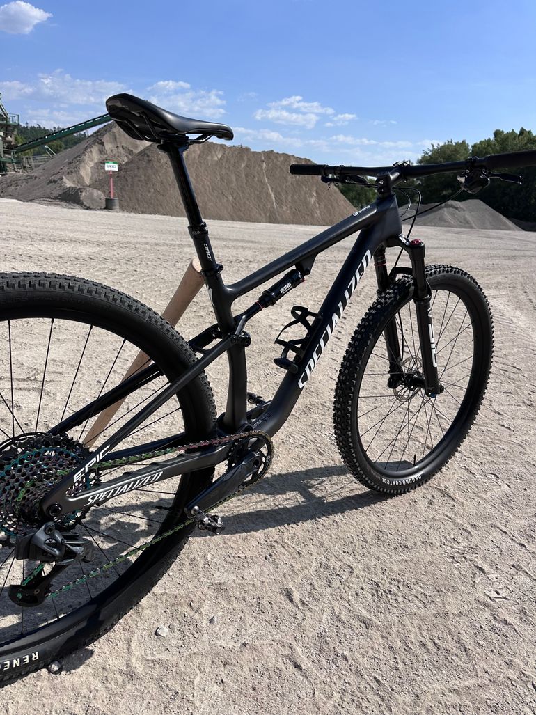 Used Specialized Epic Expert 2022 2022 Mountainbike — image 3 of 5