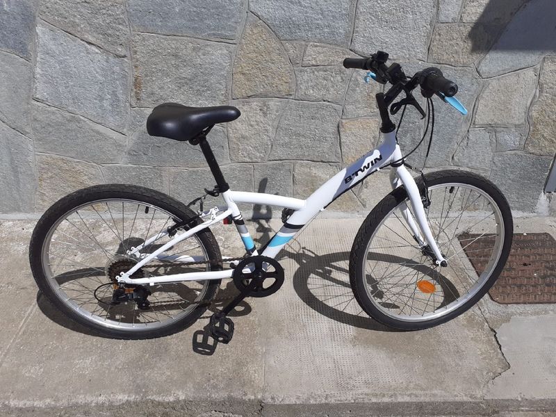 Used B Twin 100 Kids & Youth