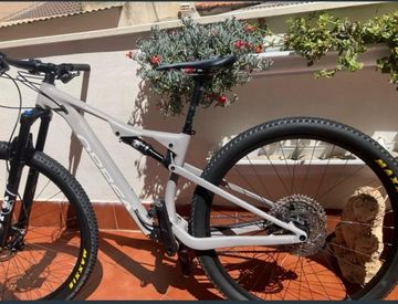 Orbea OIZ H30 2021 2021 Mountainbike usato, Grigio chiaro — immagine 9 di 9