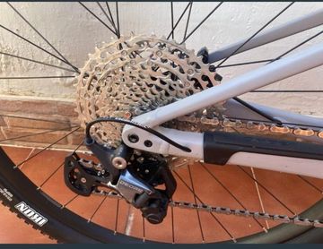 Orbea OIZ H30 2021 2021 Mountainbike usato, Grigio chiaro — immagine 5 di 9