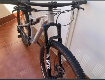 Orbea OIZ H30 2021 2021 Mountainbike usato, Grigio chiaro — immagine 4 di 9