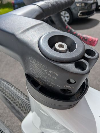 Used Scott Addict Gravel RC 2025 2025 Road & Gravel — image 8 of 8