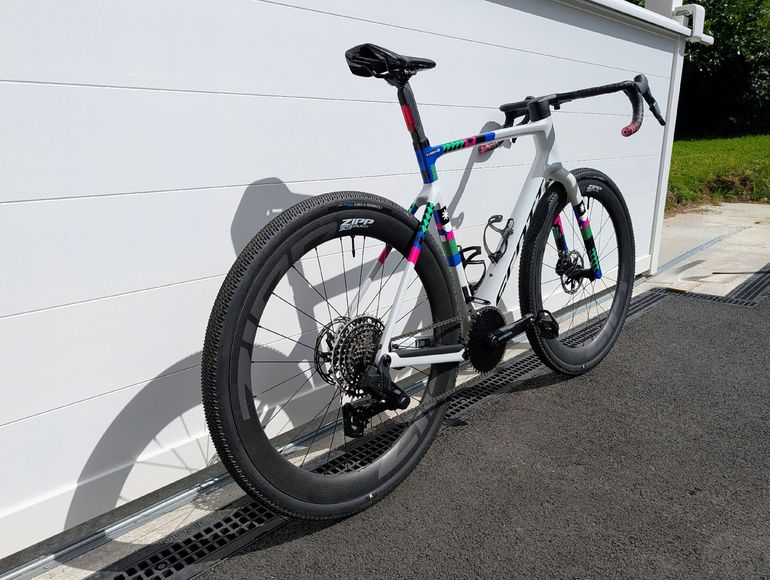 Used Scott Addict Gravel RC 2025 2025 Road & Gravel — image 4 of 8