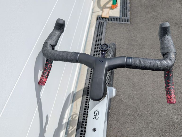 Used Scott Addict Gravel RC 2025 2025 Road & Gravel — image 6 of 8
