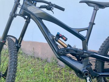 Used YT Custom SRAM GX DH 2017 Mountainbike, Black, 27.5 (650B) — image 9 of 11