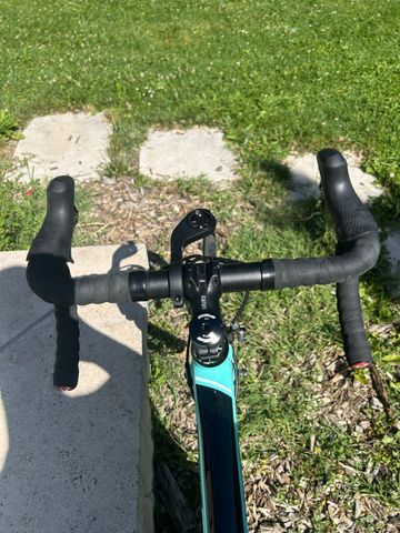Used Bianchi Sempre Pro 2019 2019 Road & Gravel, Green — image 5 of 8