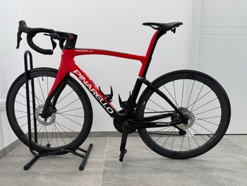 Used Pinarello F7 ULTEGRA Di2 2024 2024 Road & Gravel — image 2 of 9