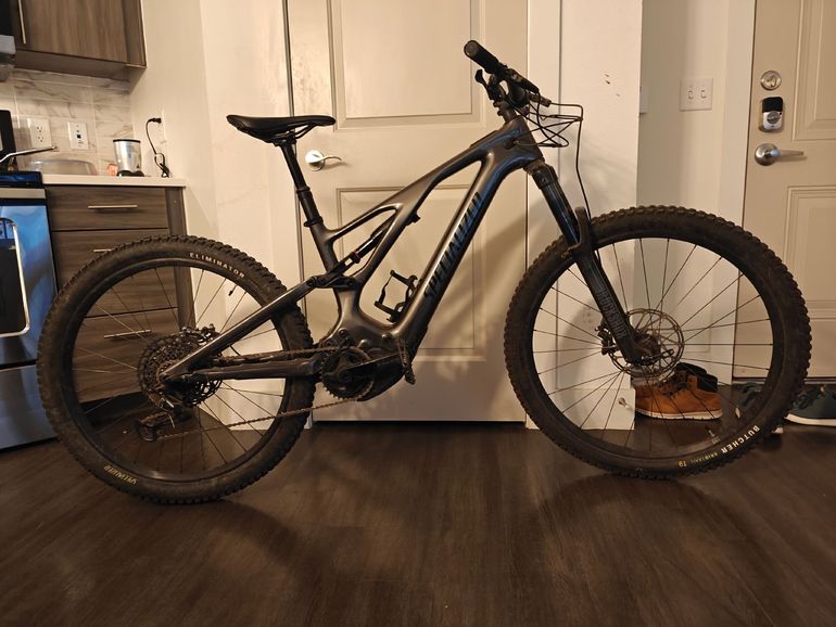 Used Specialized Turbo Levo Carbon 2023 2023 Mountainbike, Black, 29, 27.5 — image 1 of 3