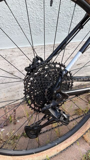 Used Cannondale Trail 7 2023 2023 Mountainbike, Black — image 3 of 5