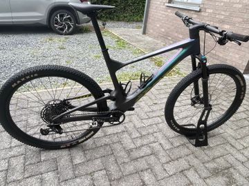 Used Scott Spark RC Comp 2024 2024 Mountainbike, Green, 29 — image 2 of 11
