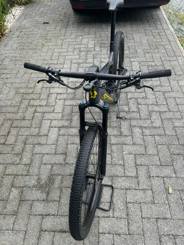 Used Scott Spark RC Comp 2024 2024 Mountainbike, Green, 29 — image 3 of 11
