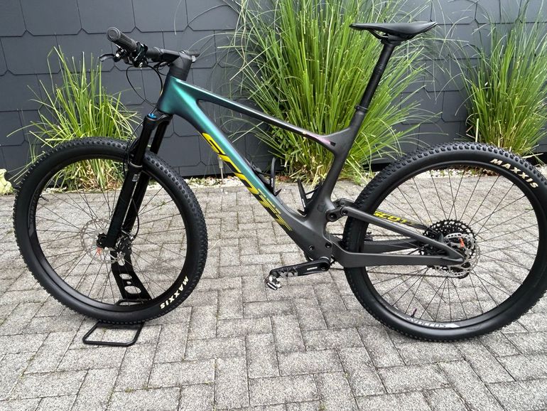 Used Scott Spark RC Comp 2024 2024 Mountainbike, Grün, 29 — image 1 of 11
