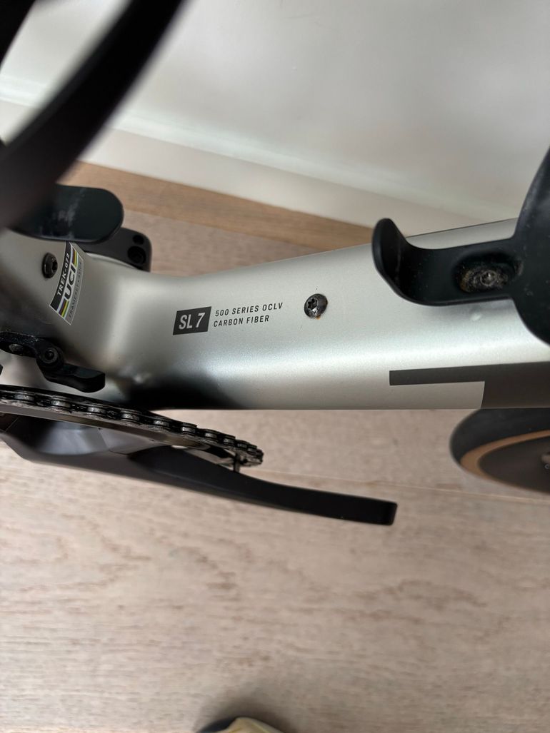 Used Trek Madone SL 7 Gen 8 2025 2025 Road & Gravel, Light Gray — image 12 of 15