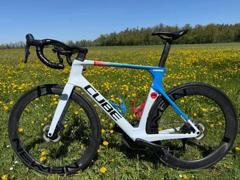 Used CUBE LITENING AERO C:68X RACE 2023 2023 Road & Gravel, White — image 8 of 16