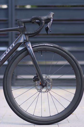 Used Scott Addict RC 30 2025 2025 Road & Gravel — image 2 of 9