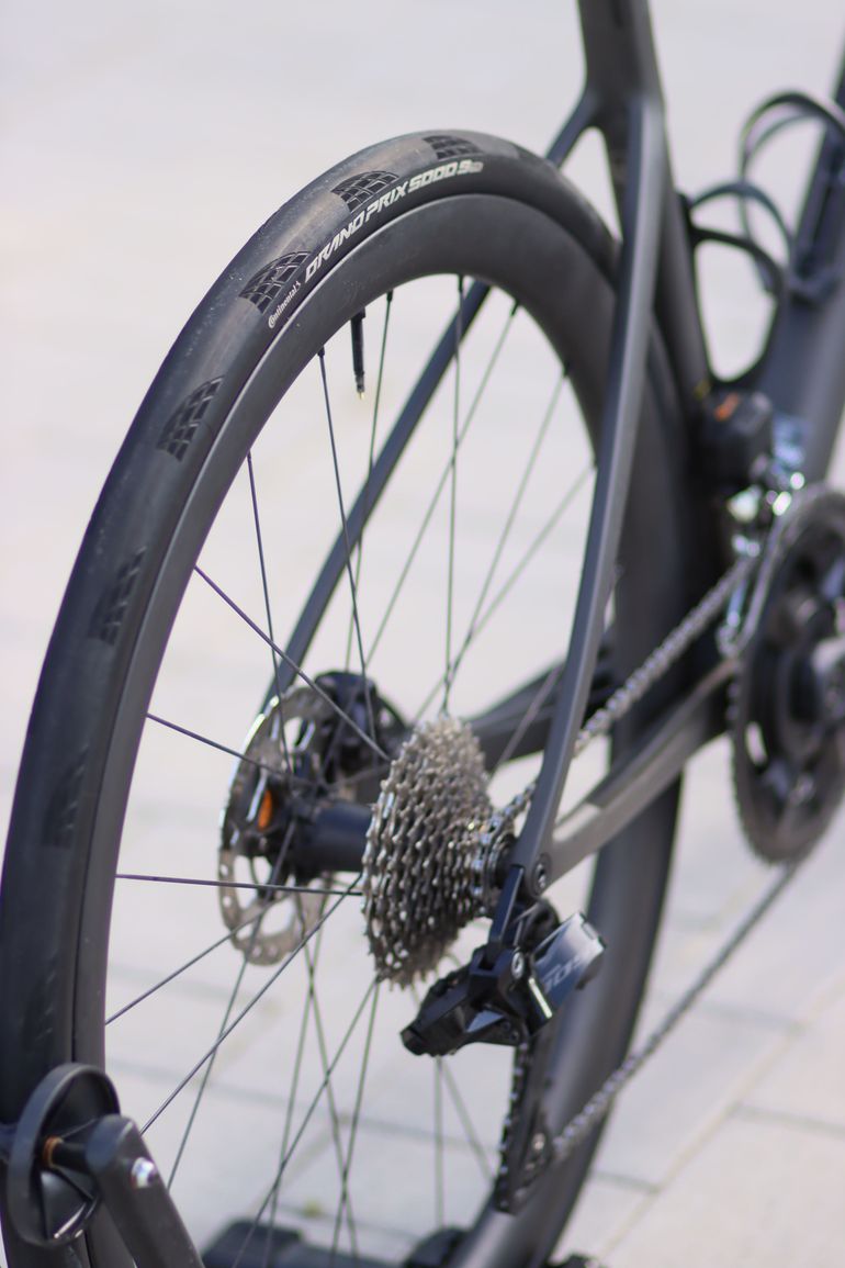 Used Scott Addict RC 30 2025 2025 Road & Gravel — image 4 of 9
