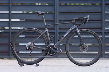 Used Scott Addict RC 30 2025 2025 Route & Gravel