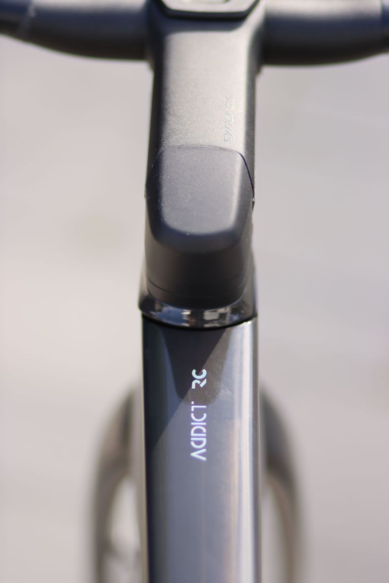 Used Scott Addict RC 30 2025 2025 Road & Gravel — image 8 of 9