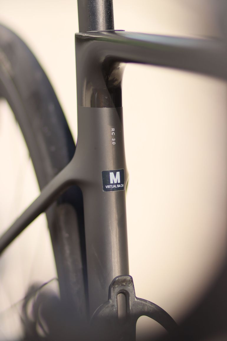 Used Scott Addict RC 30 2025 2025 Road & Gravel — image 7 of 9