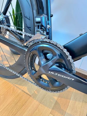 Used Canyon Aeroad CF SLX Disc 8.0 Di2 2018 2018 Road & Gravel, Schwarz — image 7 of 12