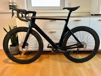 Used Canyon Aeroad CF SLX Disc 8.0 Di2 2018 2018 Road & Gravel, Schwarz — image 2 of 12