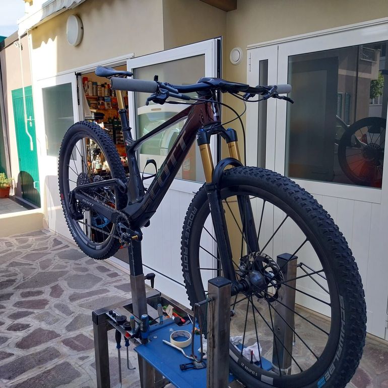 Used Scott Spark RC SL TR 2024 2024 Mountainbike, Black — image 3 of 9