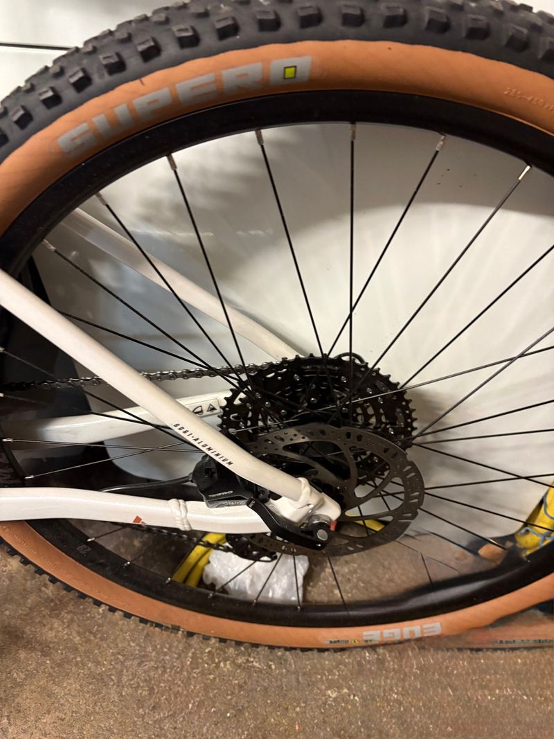 BULLS AMINGA 1 29 2025 2025 Mountainbike de segunda mano, Blanco — imagen 5 de 5