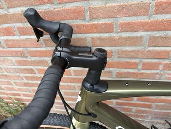 Used Specialized Diverge 4 Comp Carbon - SRAM Apex AXS/S1000 2026 2026 Road & Gravel, Green — image 7 of 8