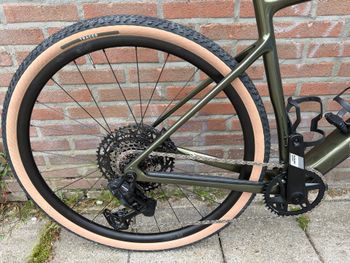 Used Specialized Diverge 4 Comp Carbon - SRAM Apex AXS/S1000 2026 2026 Road & Gravel, Green — image 3 of 8
