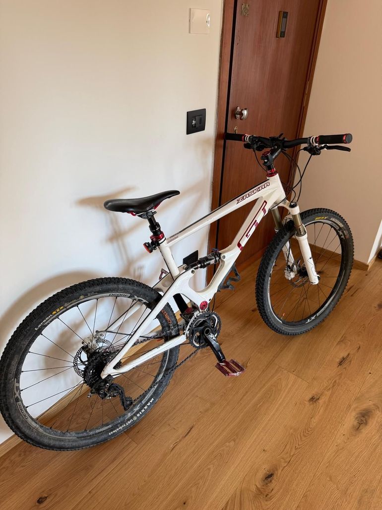 Used GT Carbon Expert 100 2012 2012 Mountainbike, White — image 9 of 24