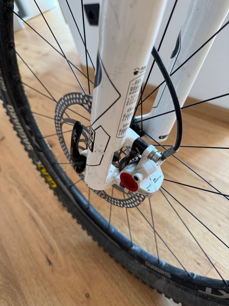 Used GT Carbon Expert 100 2012 2012 Mountainbike, White — image 13 of 24